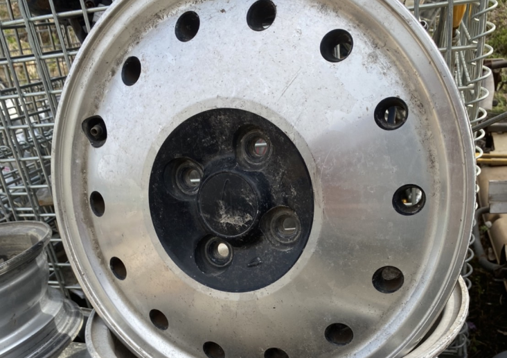 アルミホイール（タイヤ無）